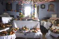 Das Schlafzimmer mit Osterschmuck