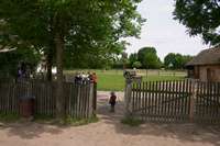 Der Haupteingang zum Hof