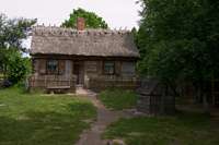 Schusterhaus mit Brunnen
